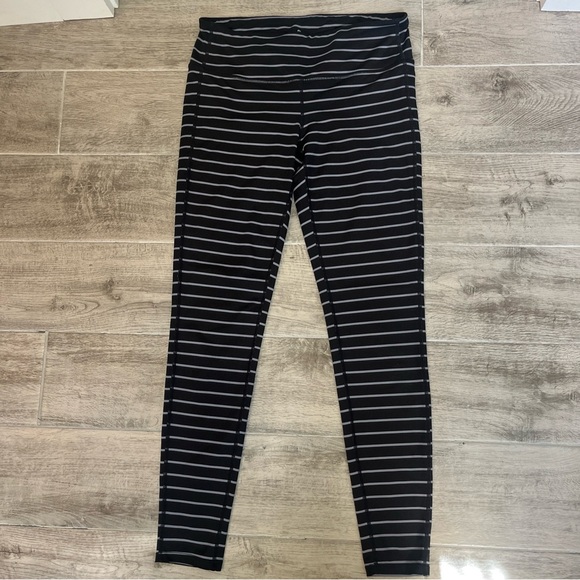 Athleta Black Gray Striped Leggings Running Stretch Ankle Workout Womens Size M - Picture 1 of 7